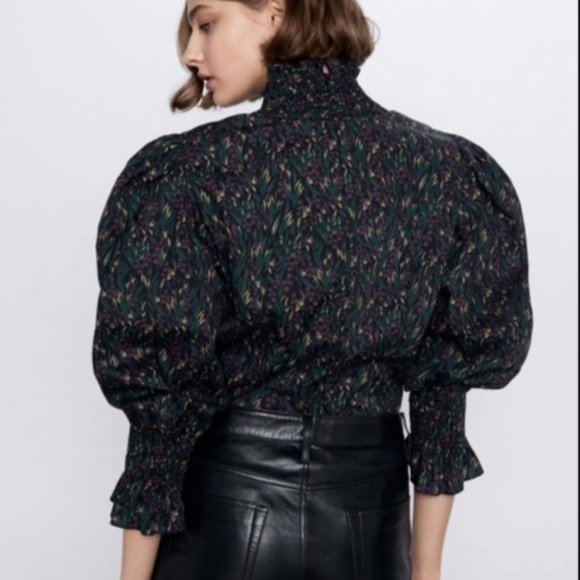 Zara Victorian-inspired puffy sleeved smocked top XS - Picture 2 of 4